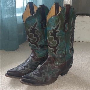 Corral cowboy boots